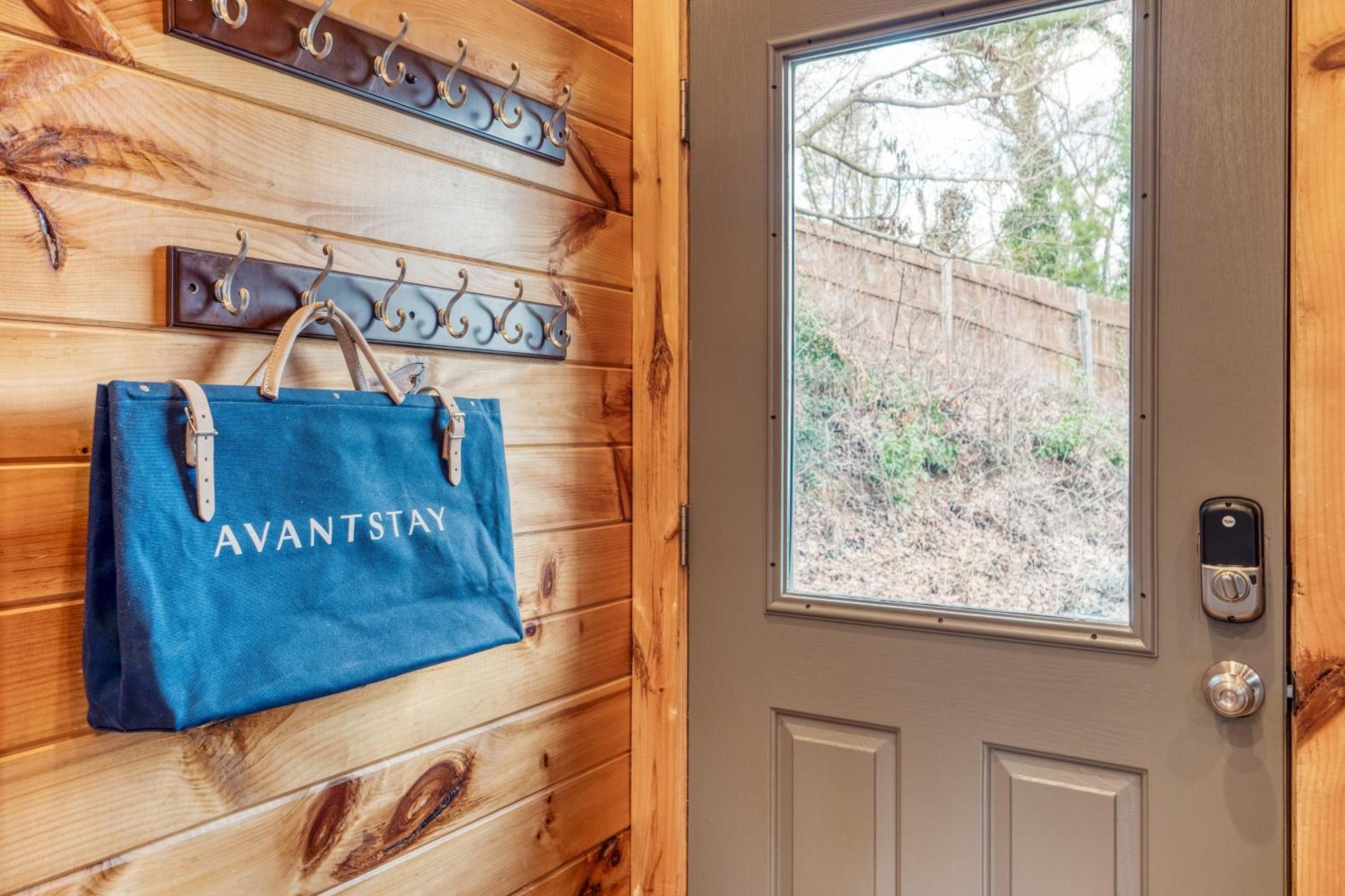 Chestnut By Avantstay Mountain Cabin W Treetop Views Hot Tub Game Room ガトリンバーグ エクステリア 写真