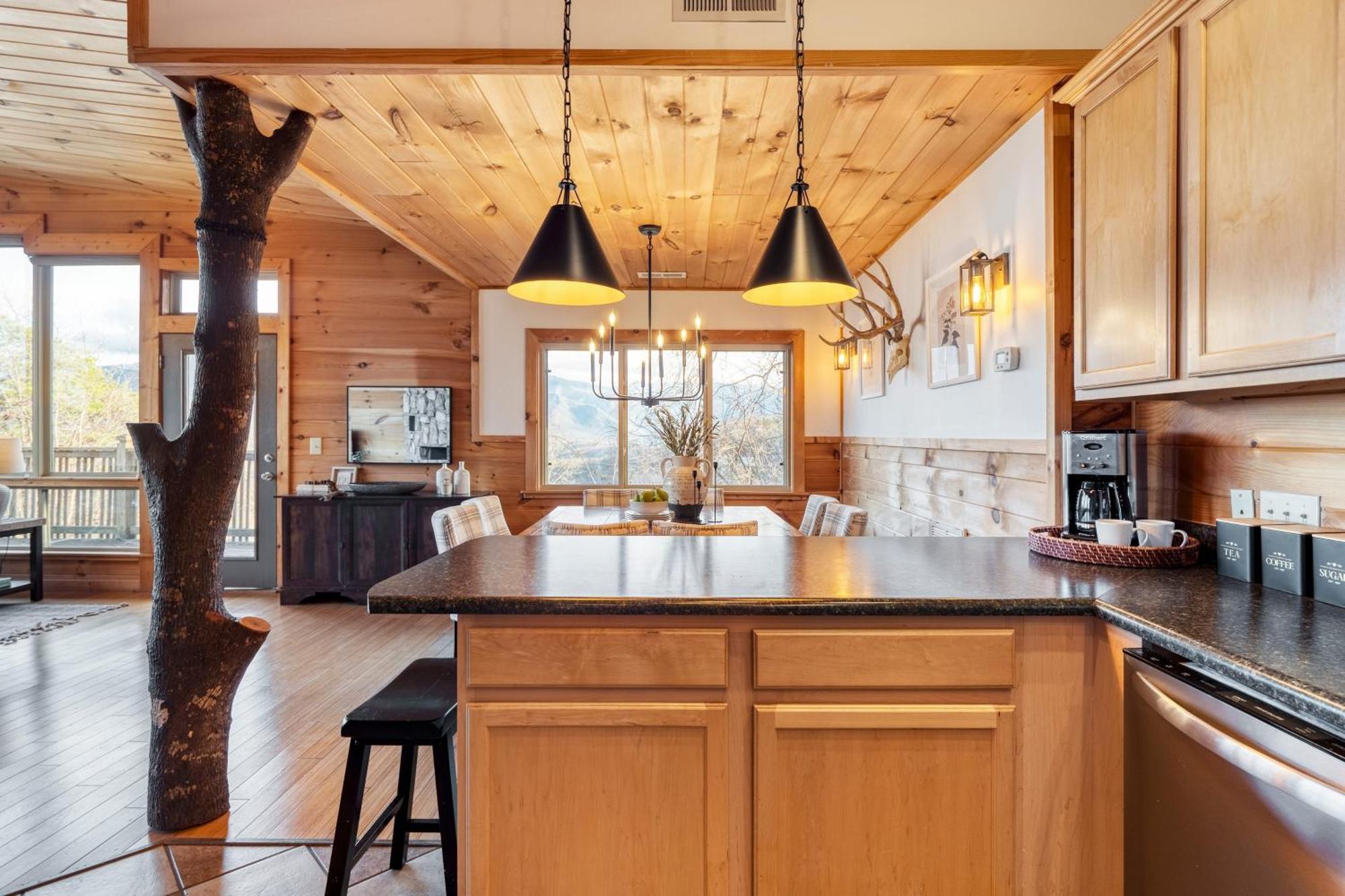 Chestnut By Avantstay Mountain Cabin W Treetop Views Hot Tub Game Room ガトリンバーグ エクステリア 写真