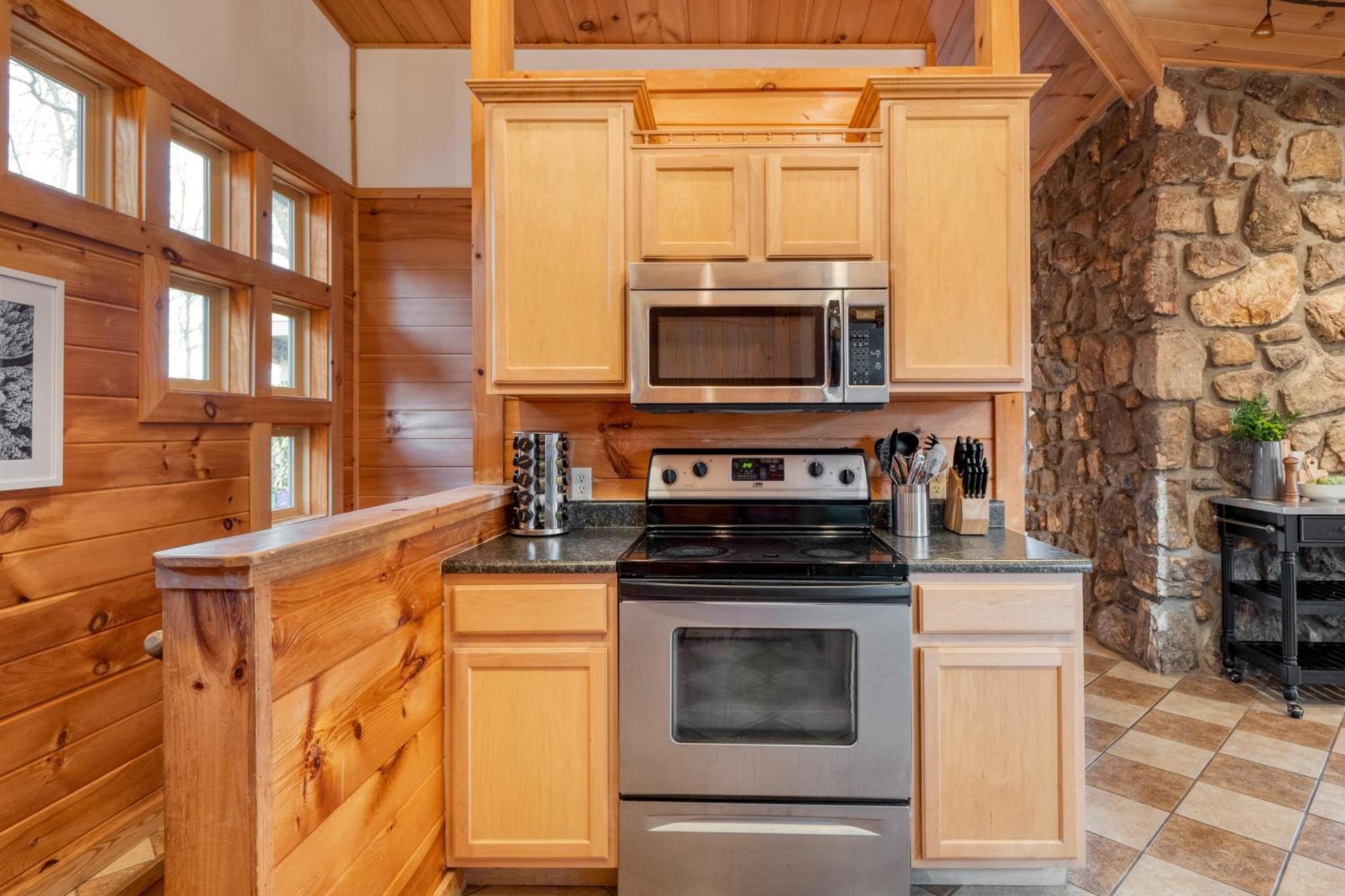 Chestnut By Avantstay Mountain Cabin W Treetop Views Hot Tub Game Room ガトリンバーグ エクステリア 写真